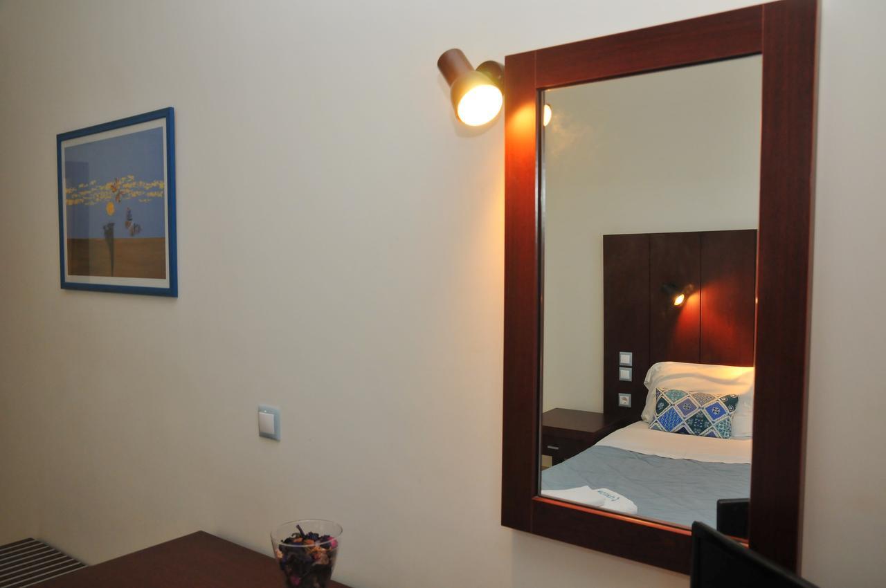 Ionion Star Hotel Tholon ภายนอก รูปภาพ