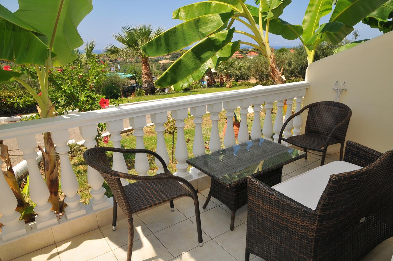 Ionion Star Hotel Tholon ภายนอก รูปภาพ